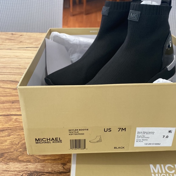 Michael kors skyler bootie black size 7 - Picture 11 of 11